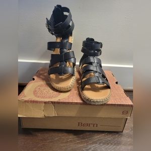 Born San Jacinto Black Sandals, Size 11 US, Euro size 43.